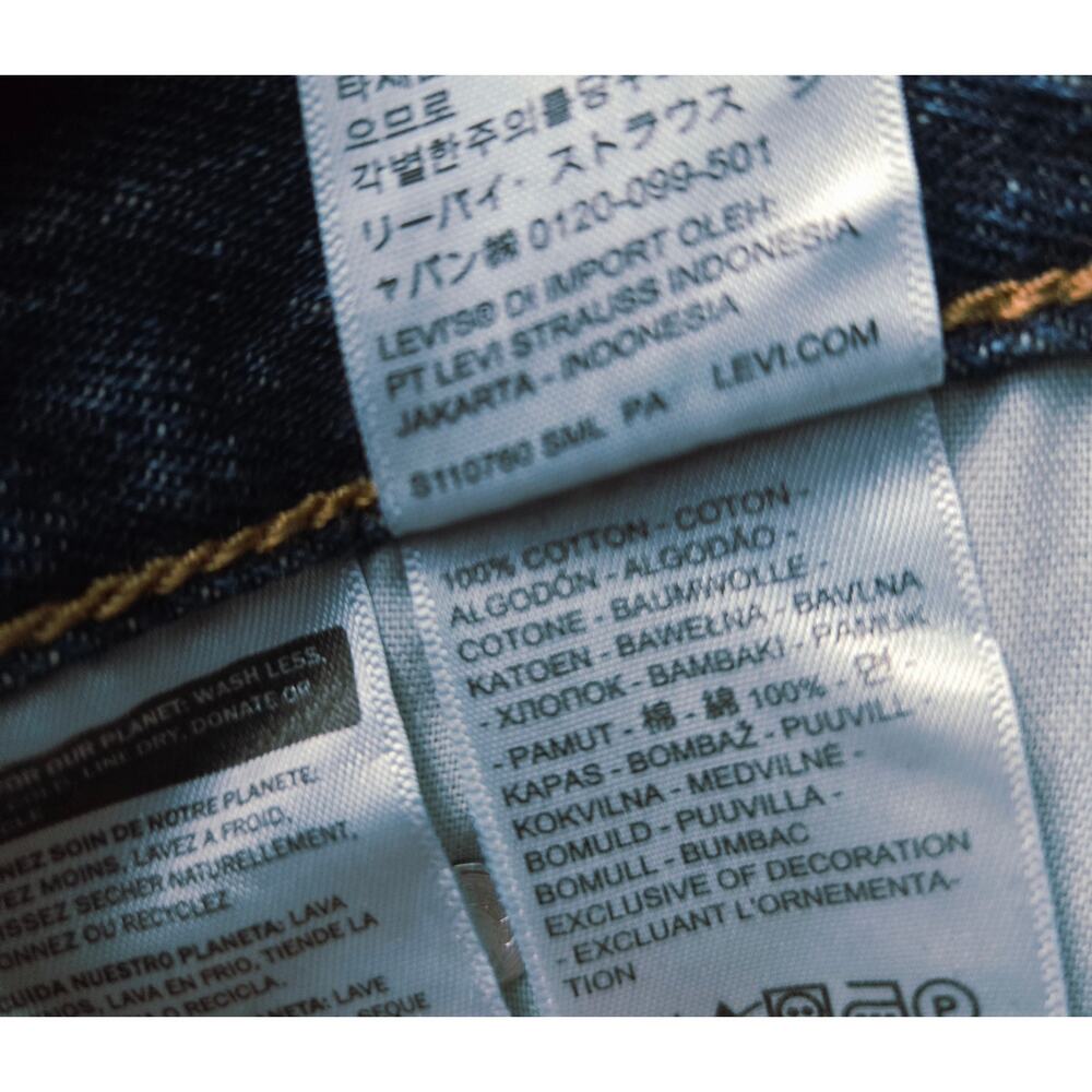 Levi's Cinch Barrel Jeans High Rise Color: Dark Wash Size: 25 x 31 (Size 2/ XS) - Picture 8 of 9
